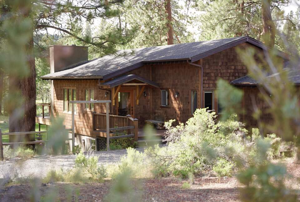 Aspen Meadow Lodge | Private Pickleball Court, Bonus Room, on 8.5 Acres - Sisters, Oregon