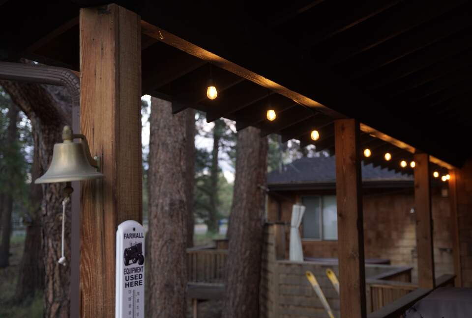 Aspen Meadow Lodge | Private Pickleball Court, Bonus Room, on 8.5 Acres - Sisters, Oregon