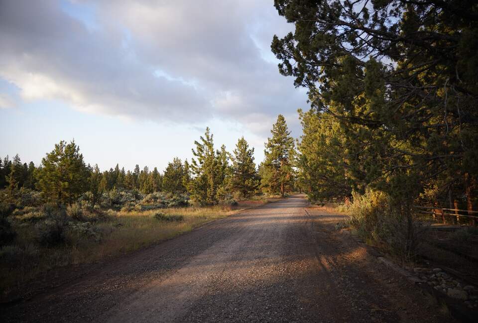 Aspen Meadow Lodge | Private Pickleball Court, Bonus Room, on 8.5 Acres - Sisters, Oregon