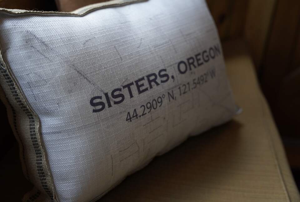 Aspen Meadow Lodge | Private Pickleball Court, Bonus Room, on 8.5 Acres - Sisters, Oregon