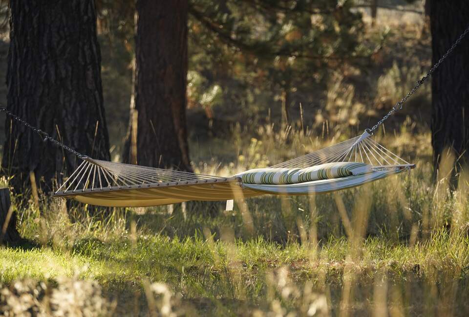 Aspen Meadow Lodge | Private Pickleball Court, Bonus Room, on 8.5 Acres - Sisters, Oregon