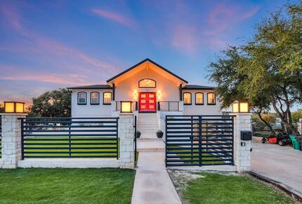 Waterfront Retreat On Lake Travis - Lago Vista, Texas