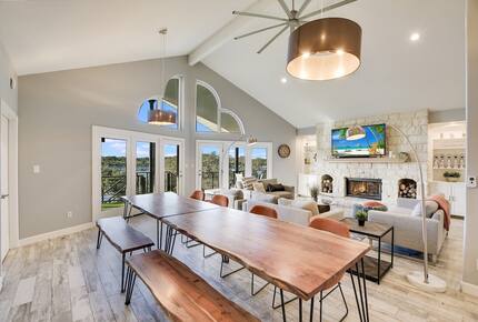 Waterfront Retreat On Lake Travis - Lago Vista, Texas