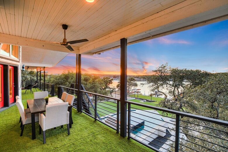 Waterfront Retreat On Lake Travis - Lago Vista, Texas