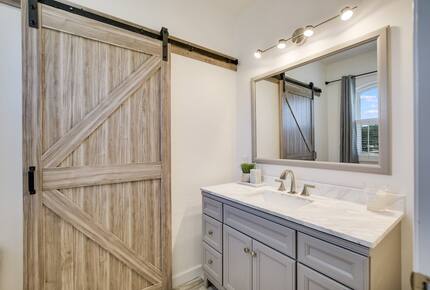 Waterfront Retreat On Lake Travis - Lago Vista, Texas