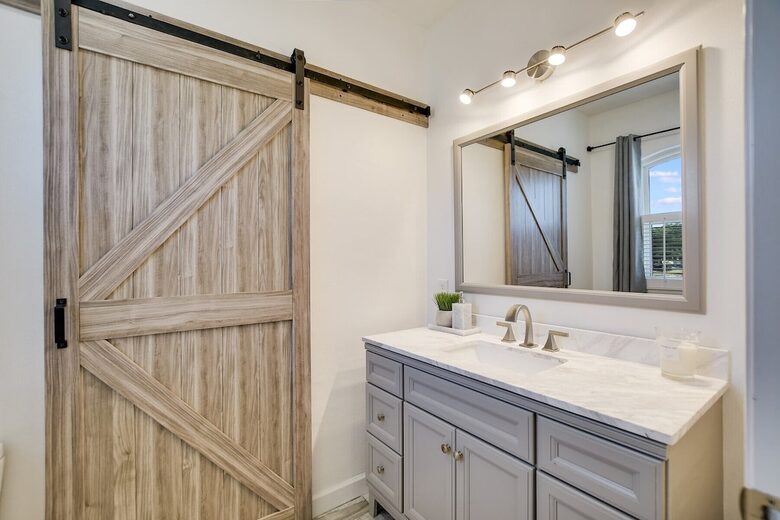 Waterfront Retreat On Lake Travis - Lago Vista, Texas