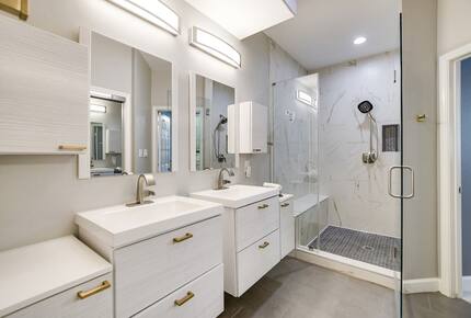 Waterfront Retreat On Lake Travis - Lago Vista, Texas