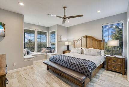 Waterfront Retreat On Lake Travis - Lago Vista, Texas