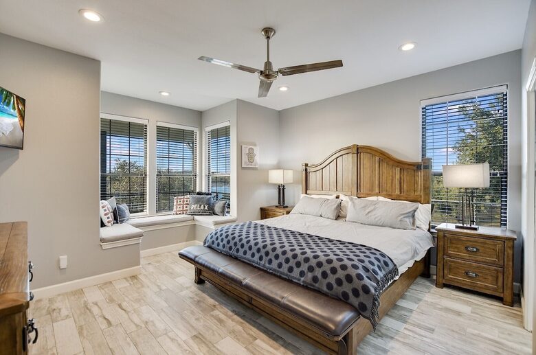 Waterfront Retreat On Lake Travis - Lago Vista, Texas