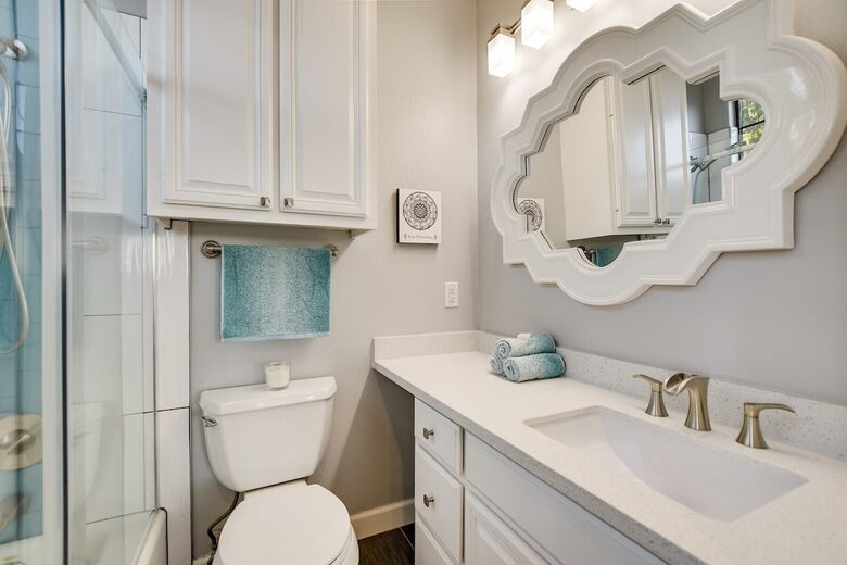 Waterfront Retreat On Lake Travis - Lago Vista, Texas