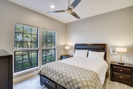 Waterfront Retreat On Lake Travis - Lago Vista, Texas