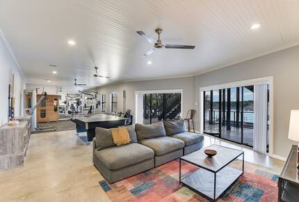 Waterfront Retreat On Lake Travis - Lago Vista, Texas