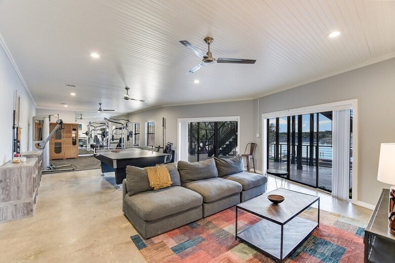 Waterfront Retreat On Lake Travis - Lago Vista, Texas