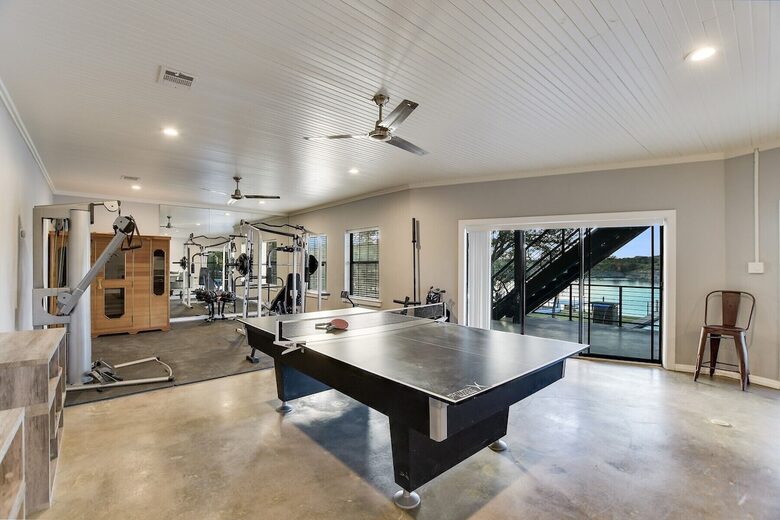 Waterfront Retreat On Lake Travis - Lago Vista, Texas