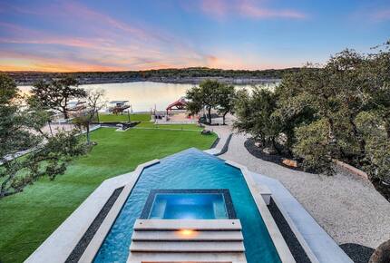 Waterfront Retreat On Lake Travis - Lago Vista, Texas