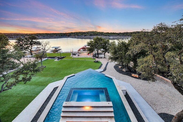 Waterfront Retreat On Lake Travis - Lago Vista, Texas