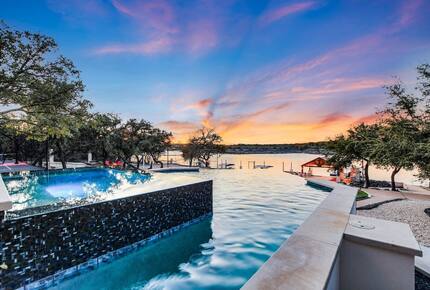 Waterfront Retreat On Lake Travis - Lago Vista, Texas