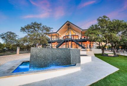Waterfront Retreat On Lake Travis - Lago Vista, Texas