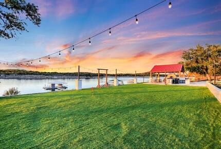 Waterfront Retreat On Lake Travis - Lago Vista, Texas