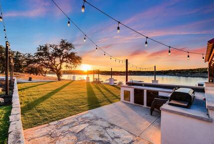 Waterfront Retreat On Lake Travis - Lago Vista, Texas