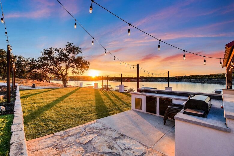 Waterfront Retreat On Lake Travis - Lago Vista, Texas