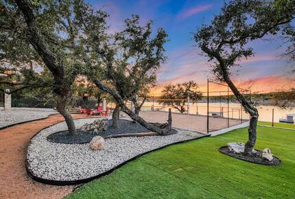 Waterfront Retreat On Lake Travis - Lago Vista, Texas
