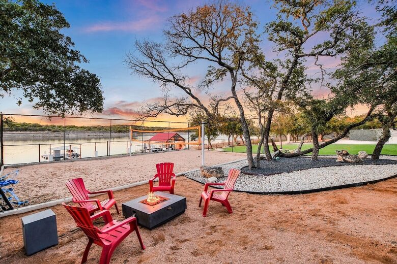 Waterfront Retreat On Lake Travis - Lago Vista, Texas