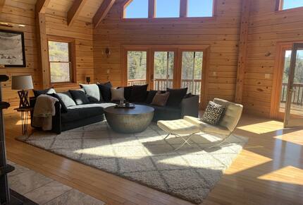 Spacious White Mountains Log Home | Close to Owl’s Nest, Loon and Waterville Ski Resorts - Thornton, New Hampshire