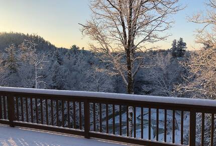 Spacious White Mountains Log Home | Close to Owl’s Nest, Loon and Waterville Ski Resorts - Thornton, New Hampshire