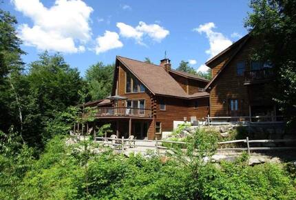 Spacious White Mountains Log Home | Close to Owl’s Nest, Loon and Waterville Ski Resorts - Thornton, New Hampshire