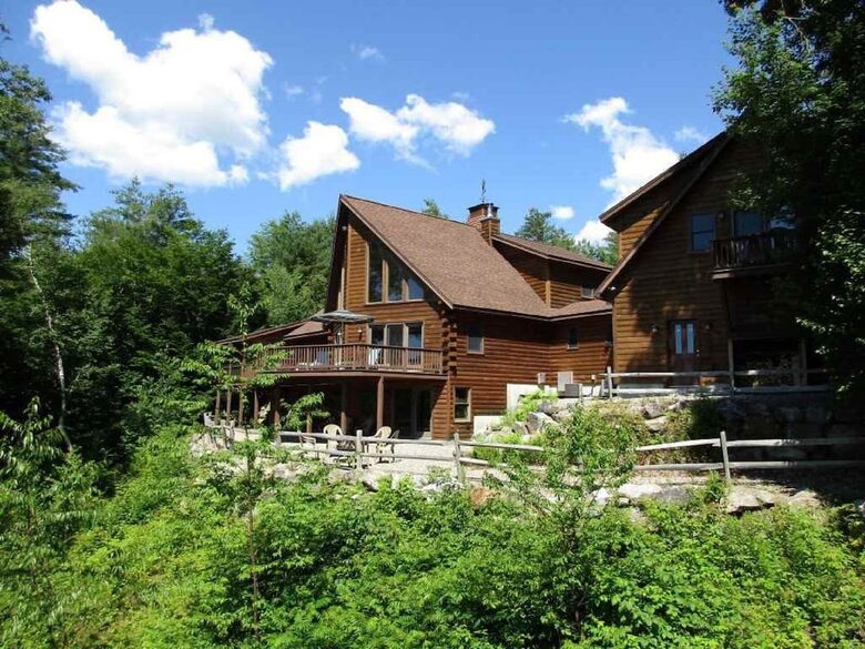 Spacious White Mountains Log Home | Close to Owl’s Nest, Loon and Waterville Ski Resorts - Thornton, New Hampshire
