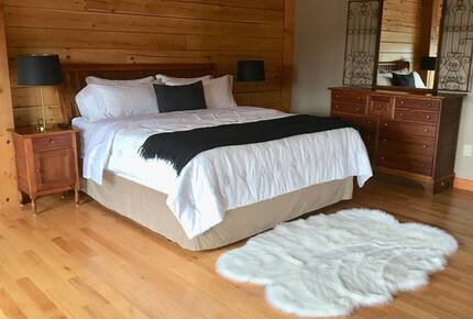 Spacious White Mountains Log Home | Close to Owl’s Nest, Loon and Waterville Ski Resorts - Thornton, New Hampshire