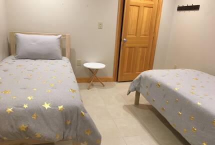 Spacious White Mountains Log Home | Close to Owl’s Nest, Loon and Waterville Ski Resorts - Thornton, New Hampshire