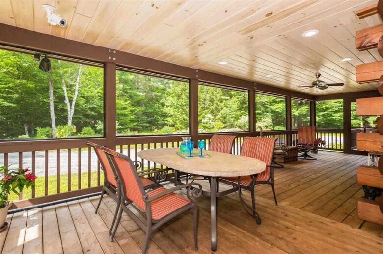 Spacious White Mountains Log Home | Close to Owl’s Nest, Loon and Waterville Ski Resorts - Thornton, New Hampshire