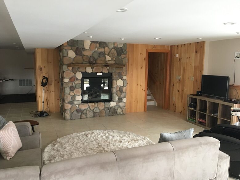 Spacious White Mountains Log Home | Close to Owl’s Nest, Loon and Waterville Ski Resorts - Thornton, New Hampshire