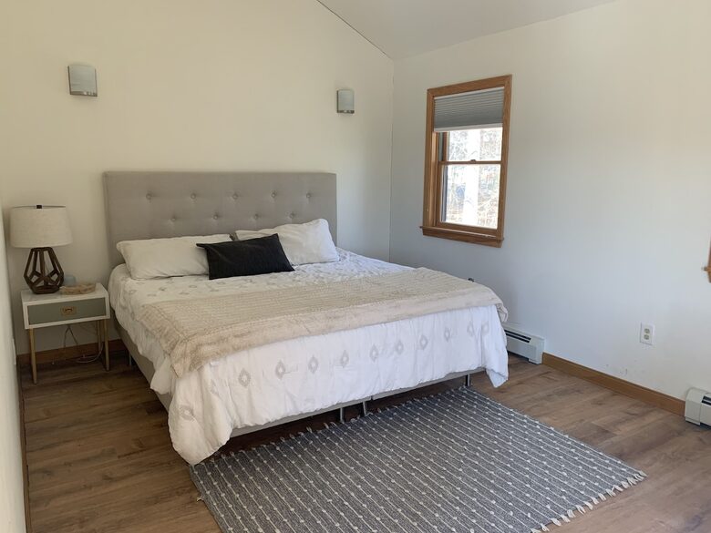 Spacious White Mountains Log Home | Close to Owl’s Nest, Loon and Waterville Ski Resorts - Thornton, New Hampshire