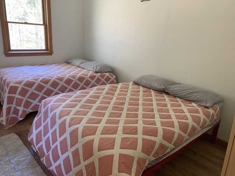 Spacious White Mountains Log Home | Close to Owl’s Nest, Loon and Waterville Ski Resorts - Thornton, New Hampshire