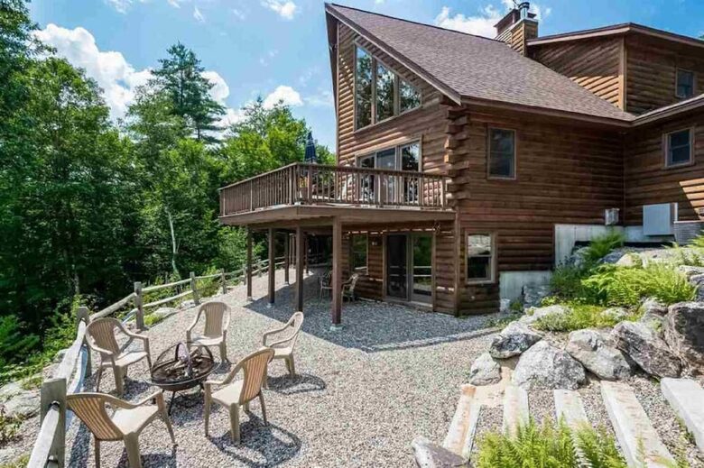 Spacious White Mountains Log Home | Close to Owl’s Nest, Loon and Waterville Ski Resorts - Thornton, New Hampshire