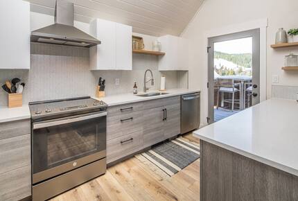 Remodeled Ski-in, Ski-out Chalet in Big Sky Mountain Village w/ Excellent Views - Big Sky, Montana