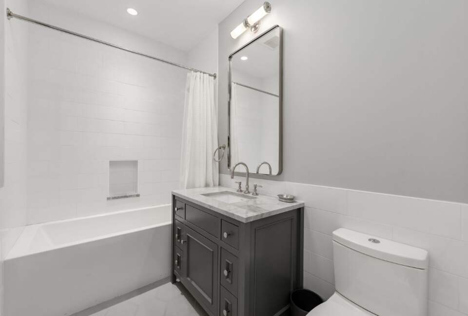 Upper West Side Stunner - 3 Bedrooms - New York City, New York