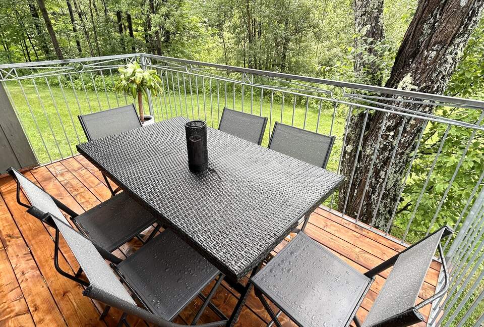 Near Old Quebec City: cozy ski-in ski-out chalet - Stoneham, Canada