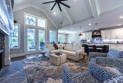 The Dawgs Hideaway | Lake Front Home with private dock and kayaks - Eatonton, Georgia