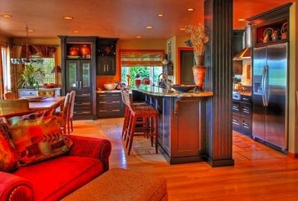 Okanagan Lake - Kelowna Canada - Pixton Bay Lakehouse - Kelowna, Canada