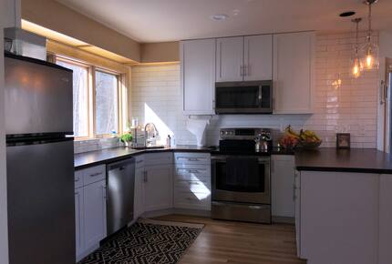 Wintergreen Retreat: Steps to Great Hiking on the Appalachain Trail - Wintergreen Resort, Virginia