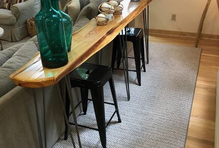 Wintergreen Retreat: Steps to Great Hiking on the Appalachain Trail - Wintergreen Resort, Virginia