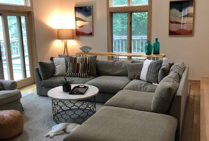 Wintergreen Retreat: Steps to Great Hiking on the Appalachain Trail - Wintergreen Resort, Virginia