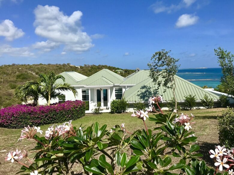 Beautiful 4 Bedroom Waterfront villa in Long Bay, Antigua - St philip's Parish, Antigua and Barbuda