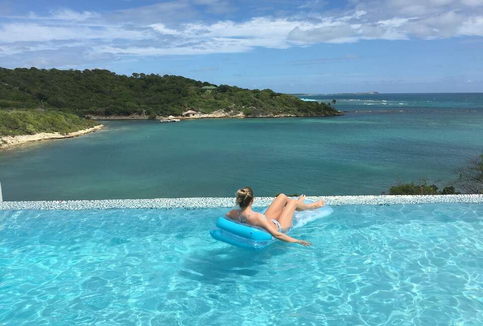 Beautiful 4 Bedroom Waterfront villa in Long Bay, Antigua - St philip's Parish, Antigua and Barbuda