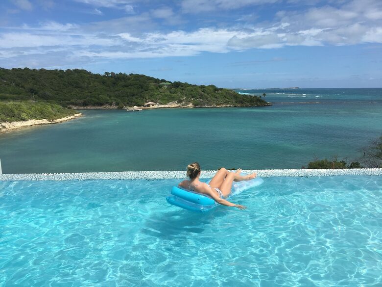 Beautiful 4 Bedroom Waterfront villa in Long Bay, Antigua - St philip's Parish, Antigua and Barbuda