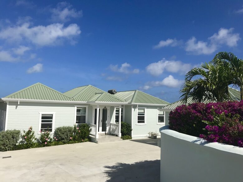 Beautiful 4 Bedroom Waterfront villa in Long Bay, Antigua - St philip's Parish, Antigua and Barbuda